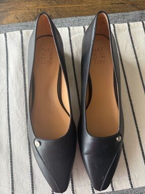 Naturalizer Black Pointed-Toe Flats with Logo Charm NWOT